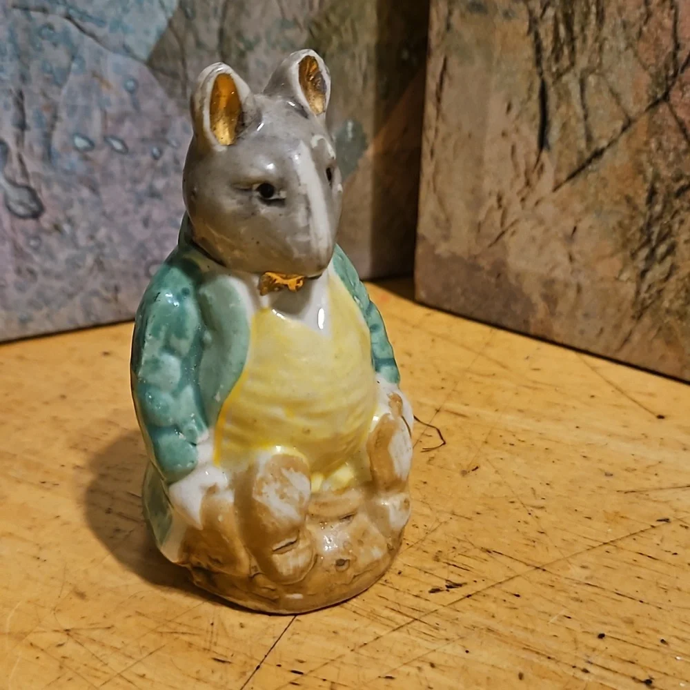 Royal Albert Beatrix Potter- Samuel Whiskers Salt and Pepper Shakers - Picture 5 of 8